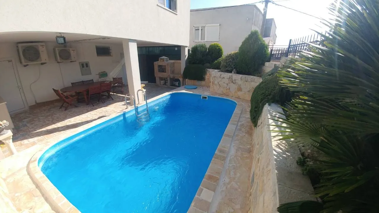 Sale, house, 200m², Bar, Crna Gora