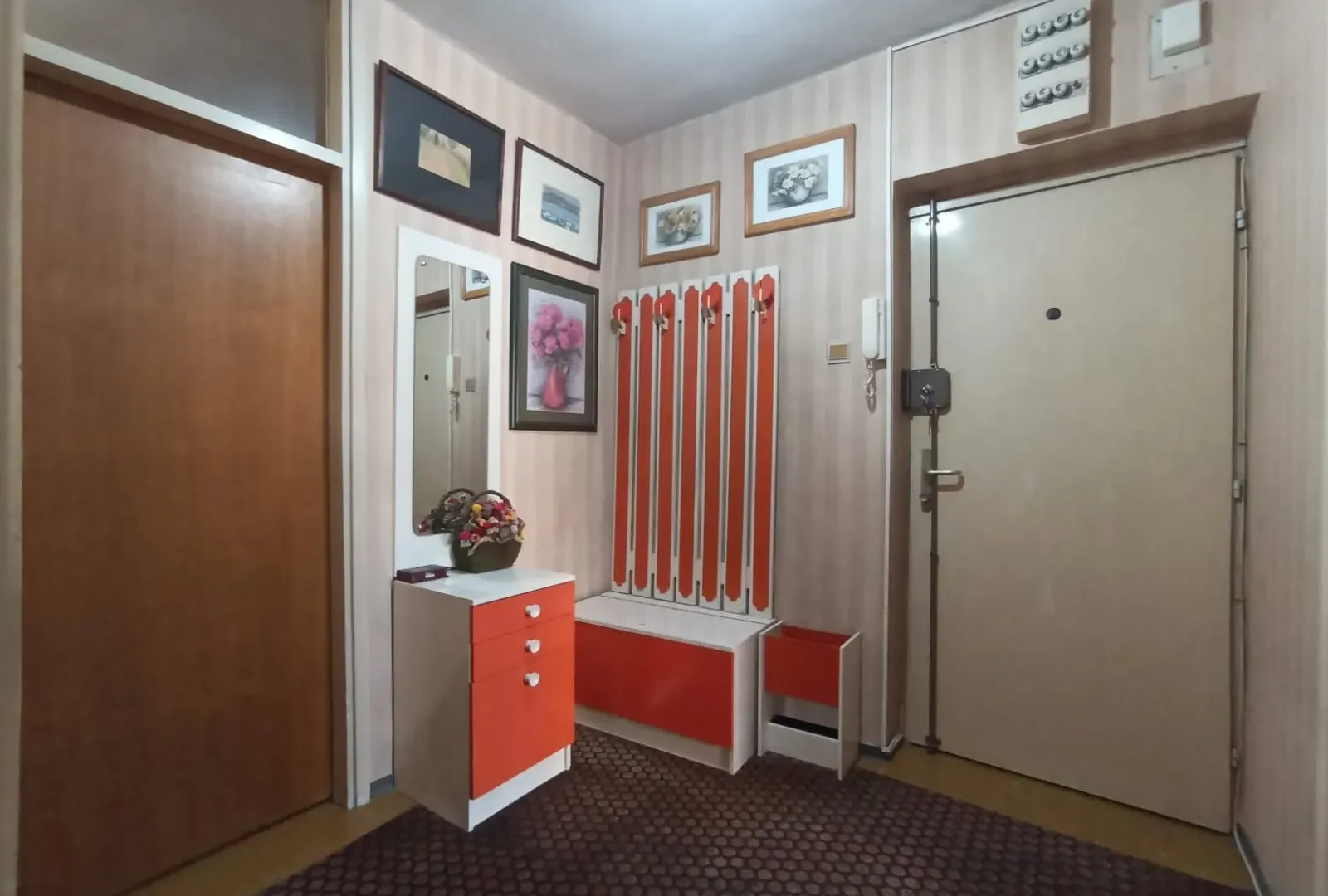 Sale, two bedroom apartment, 75m², Centar, Podgorica