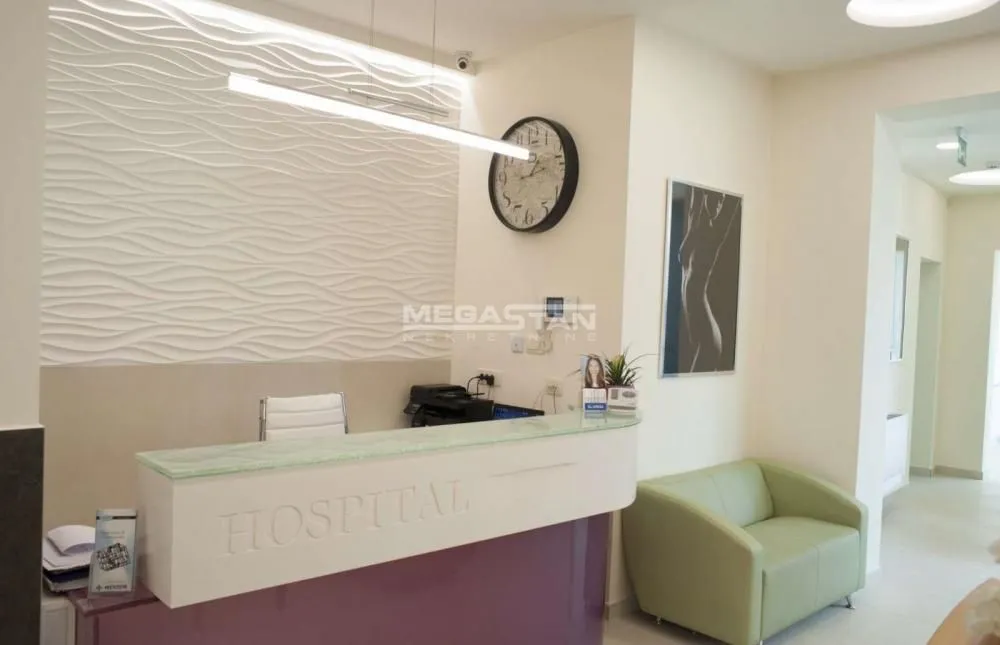 Izdavanje, poslovni prostor, 590m², Vračar Sve Podlokacije, Beograd