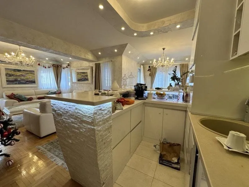 Prodaja, dvosoban stan, 90m², Budva, Crna Gora