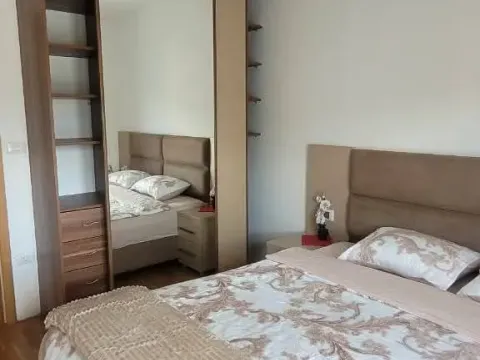 Prodaja, jednosoban stan, 42m², City Kvart, Podgorica - image 8