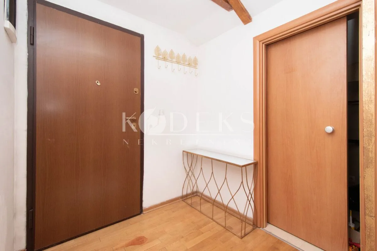 Izdavanje, dvosoban stan, 75m², Stari Aerodrom, Podgorica