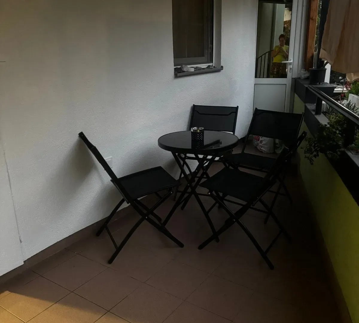 Izdavanje, dvosoban stan, 40m², Rafailovići, Budva