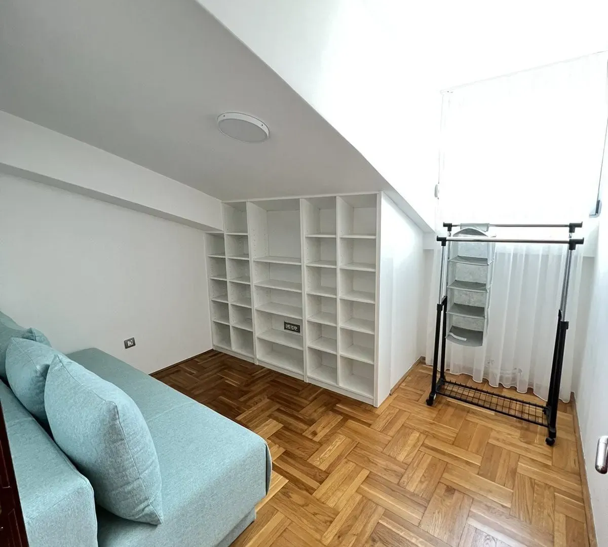 Izdavanje, jednosoban stan, 71m², Stari Aerodrom, Podgorica