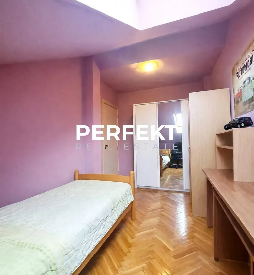 Prodaja, trosoban stan, 79m², Centar, Pančevo