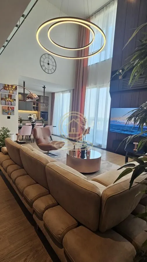 Izdavanje, četvorosoban stan, 161m², Savski Venac, Beograd