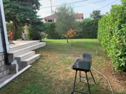 Izdavanje, kuća, 250m², Zagorič, Podgorica - image 9