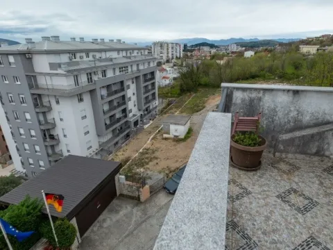 Prodaja, trosoban stan, 126m², Malo Brdo, Podgorica - image 22