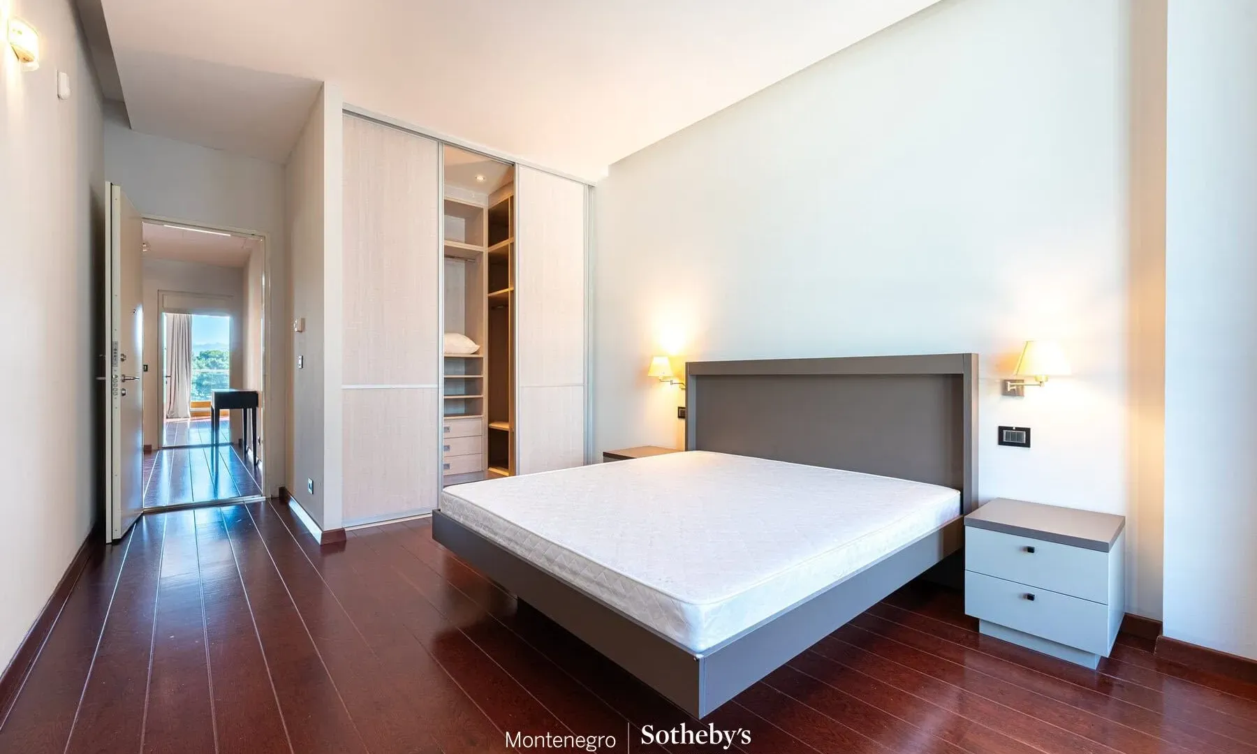 Prodaja, trosoban stan, 203m², Kod Capital Plaze, Podgorica