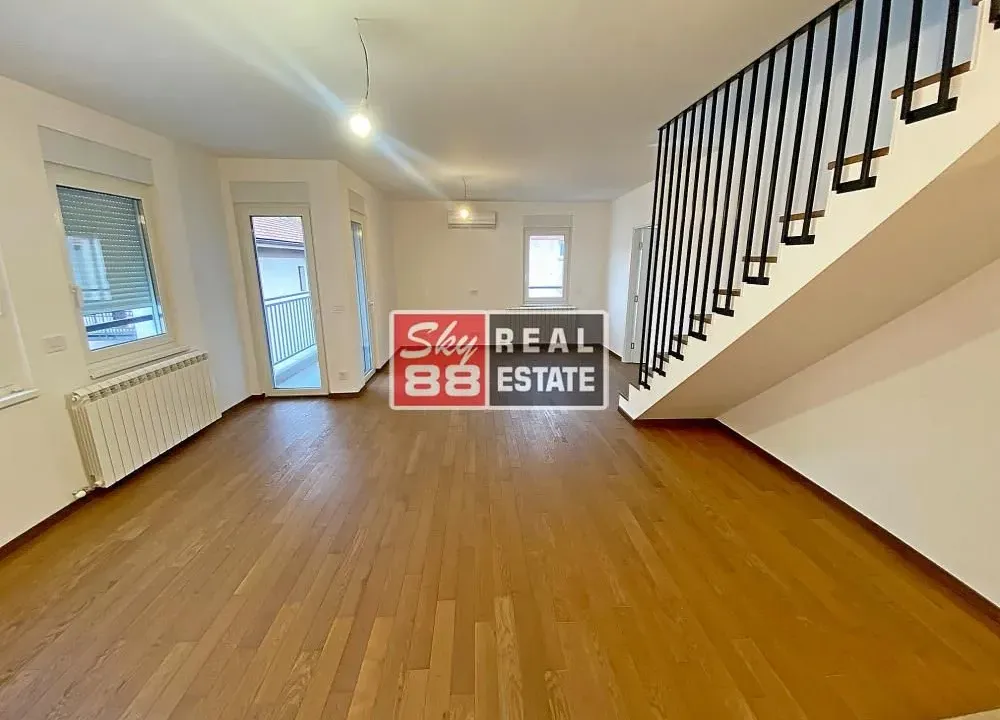 Prodaja, četvorosoban stan, 103m², Olimp, Zvezdara Sve Podlokacije