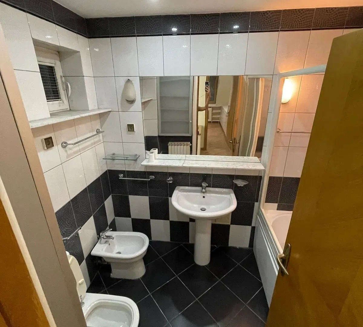 Rent, three bedroom apartment, 120m², Savski Venac, Beograd