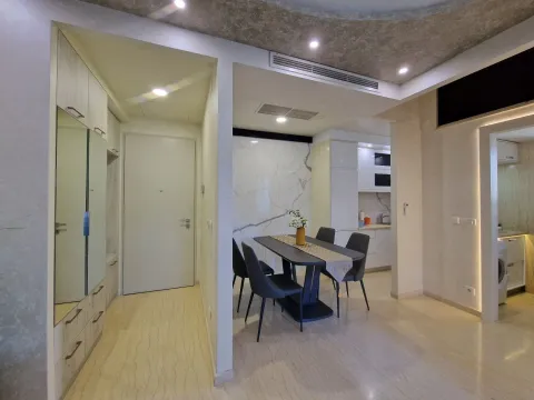 Izdavanje, jednosoban stan, 56m², Budva, Crna Gora - image 25
