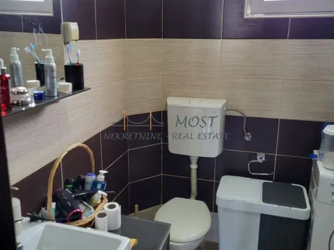 Izdavanje, kuća, 100m², Gornja Gorica, Podgorica - image 10