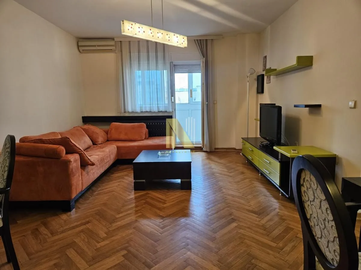 Izdavanje, dvosoban stan, 54m², Centar, Novi Sad