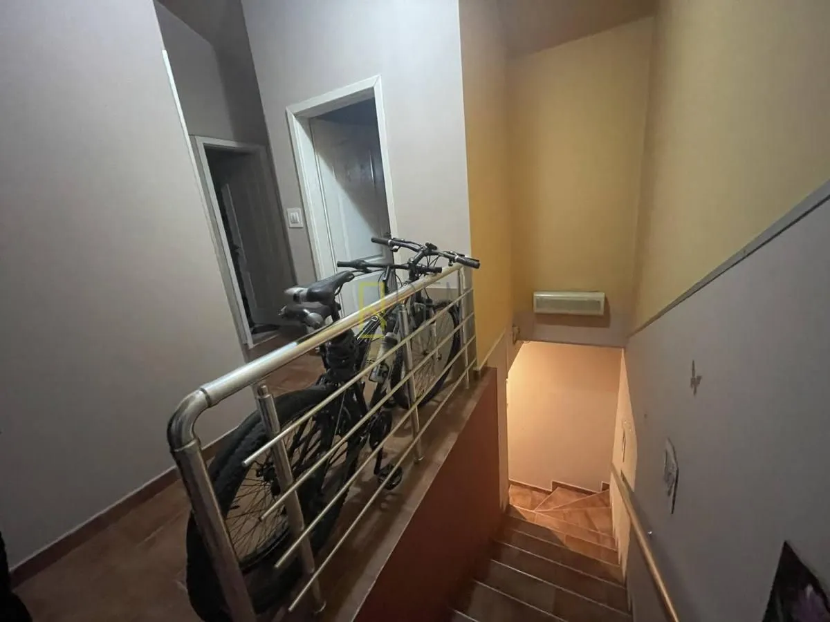 Prodaja, trosoban stan, 90m², Ljubović, Podgorica