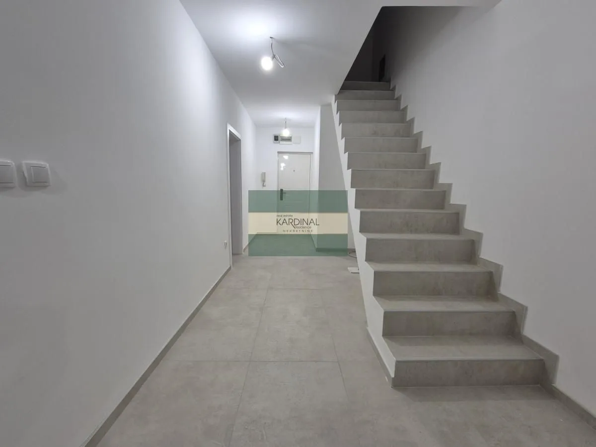 Prodaja, trosoban stan, 83m², Centar, Jagodina