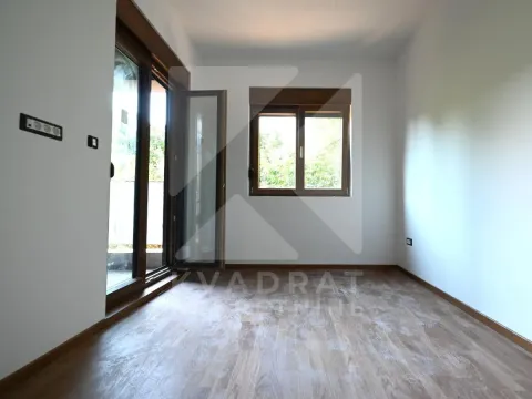 Izdavanje, poslovni prostor, 45m², Vezirov Most, Podgorica - image 12