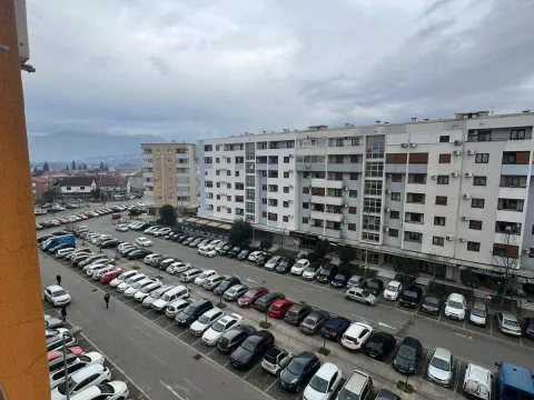 Prodaja, dvosoban stan, 70m², Stari Aerodrom, Podgorica - image 1