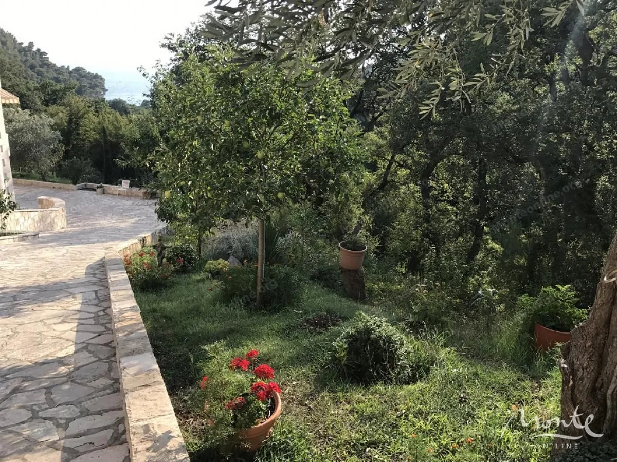 Sale, two bedroom apartment, 88m², Petrovac, Budva