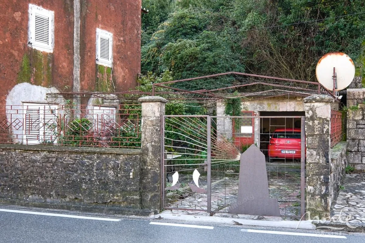 Sale, house, 126m², Kostanjica, Kotor