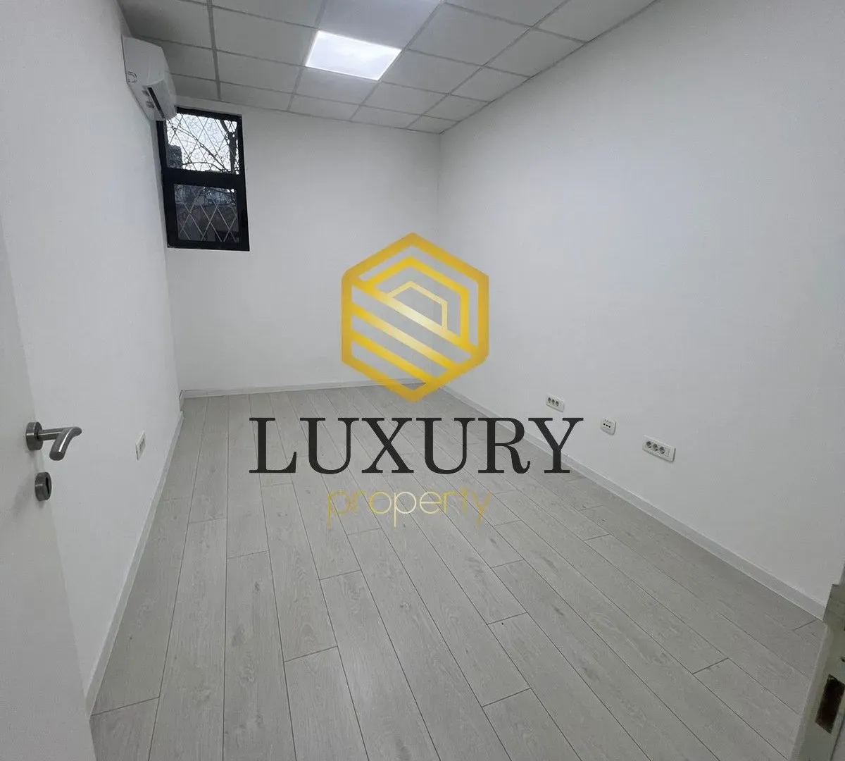 Rent, office space, 245m², Blok 5, Podgorica