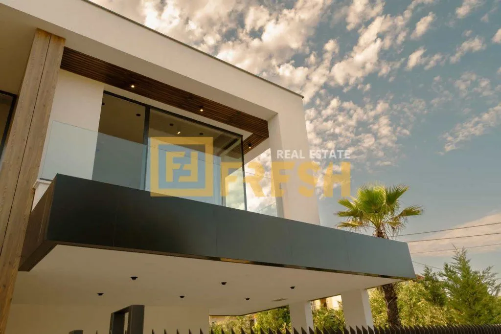 Rent, house, 260m², Gornja Gorica, Podgorica