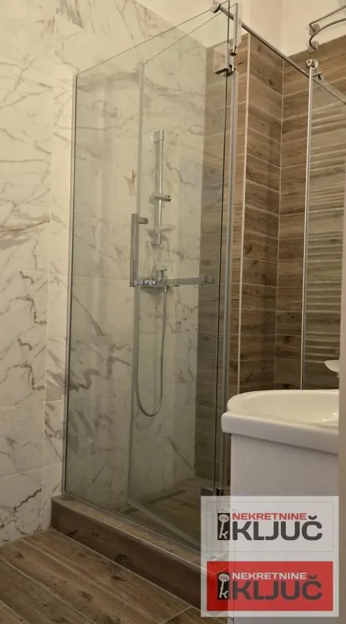 Izdavanje, trosoban stan, 99m², Kej, Novi Sad Sve Podlokacije