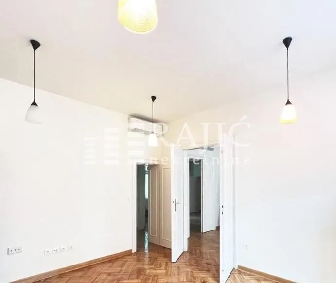 Rent, apartment, 110m², Stari Grad, Beograd