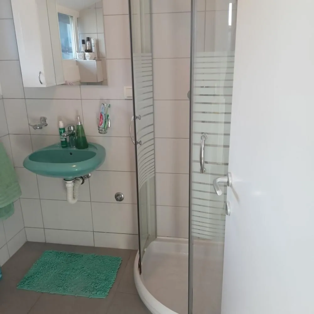 Izdavanje, četvorosoban stan, 85m², Kumodraž 1, Kumodraž Sve Podlokacije