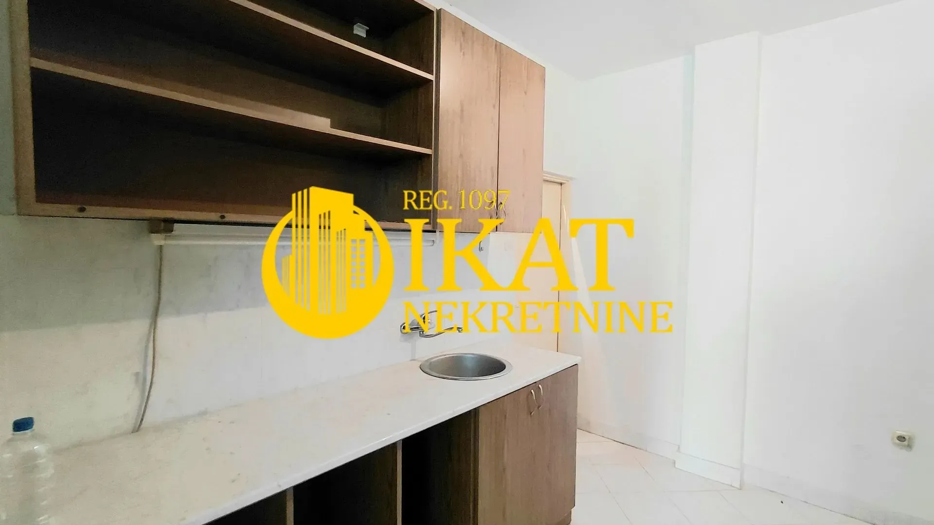 Sale, office space, 43m², Karaburma, Palilula Sve Podlokacije