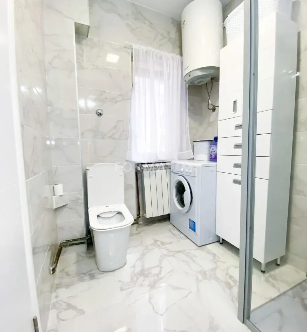 Izdavanje, dvosoban stan, 52m², Cvetni Trg, Vračar Sve Podlokacije