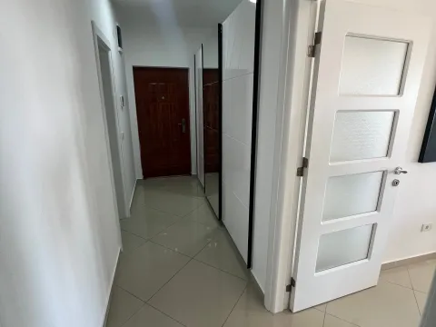 Izdavanje, dvosoban stan, 84m², Šušanj, Bar - image 12