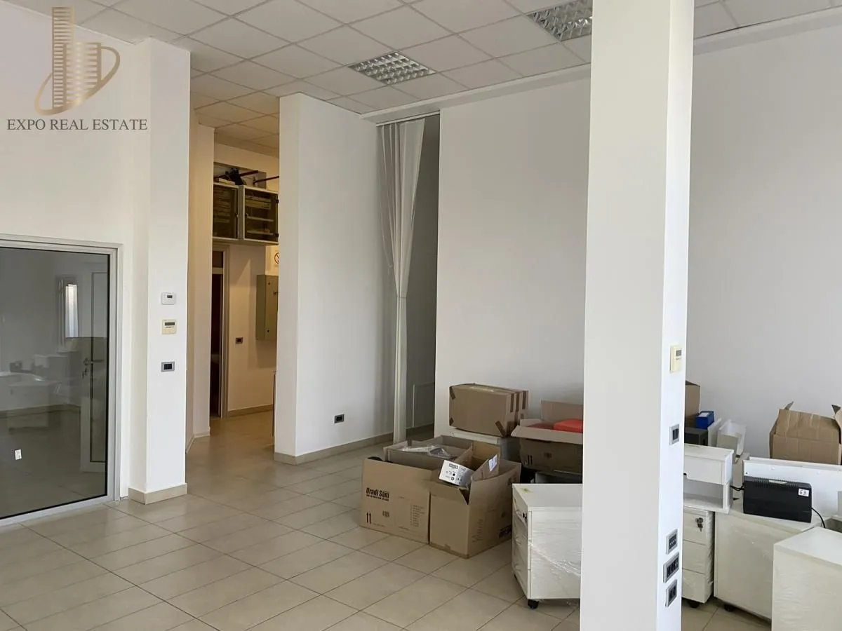 Rent, office space, 400m², Novo naselje, Novi Sad
