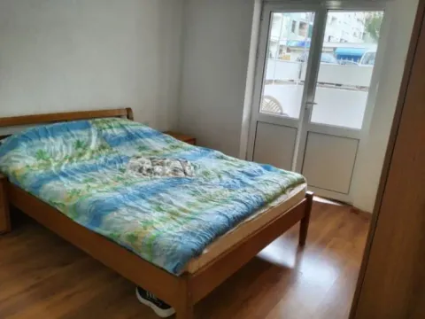 Izdavanje, stan, 50m², Centar, Bar - image 5