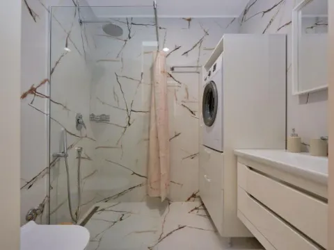 Izdavanje, jednosoban stan, 49m², Bečići, Budva - image 10