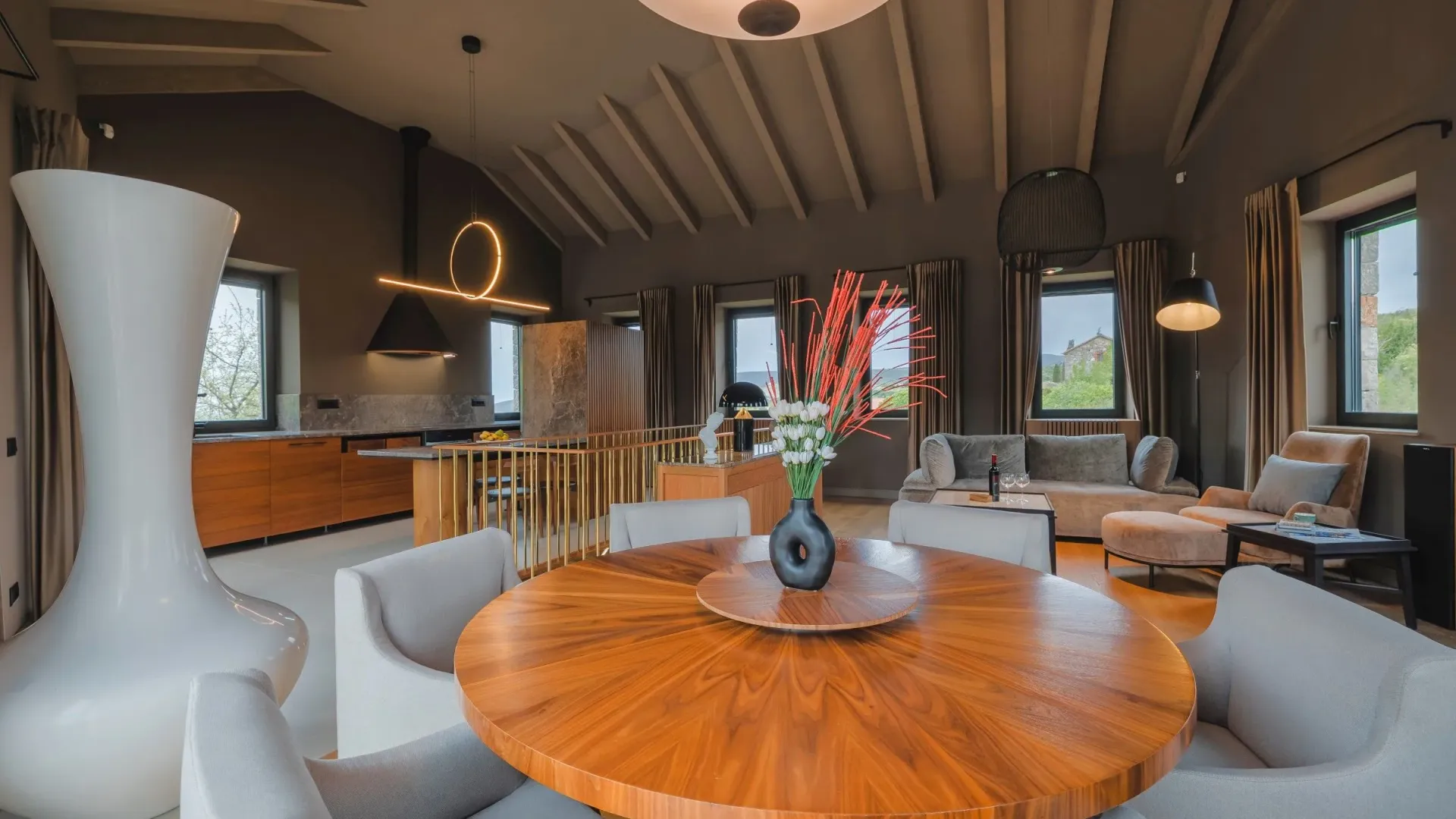 Rent, house, 520m², Đuraševići, Tivat