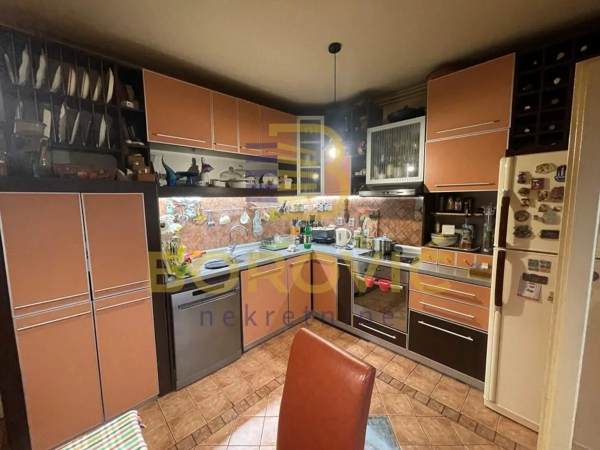 Sale, four bedroom apartment, 130m², Čukarica, Beograd