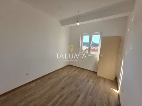 Sale, two bedroom apartment, 58m², Petrovac, Budva - image 6