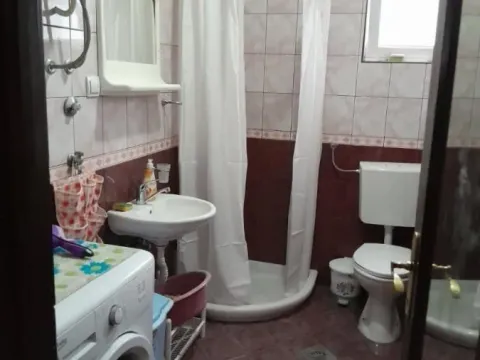 Izdavanje, trosoban stan, 120m², Tivat, Crna Gora - image 10