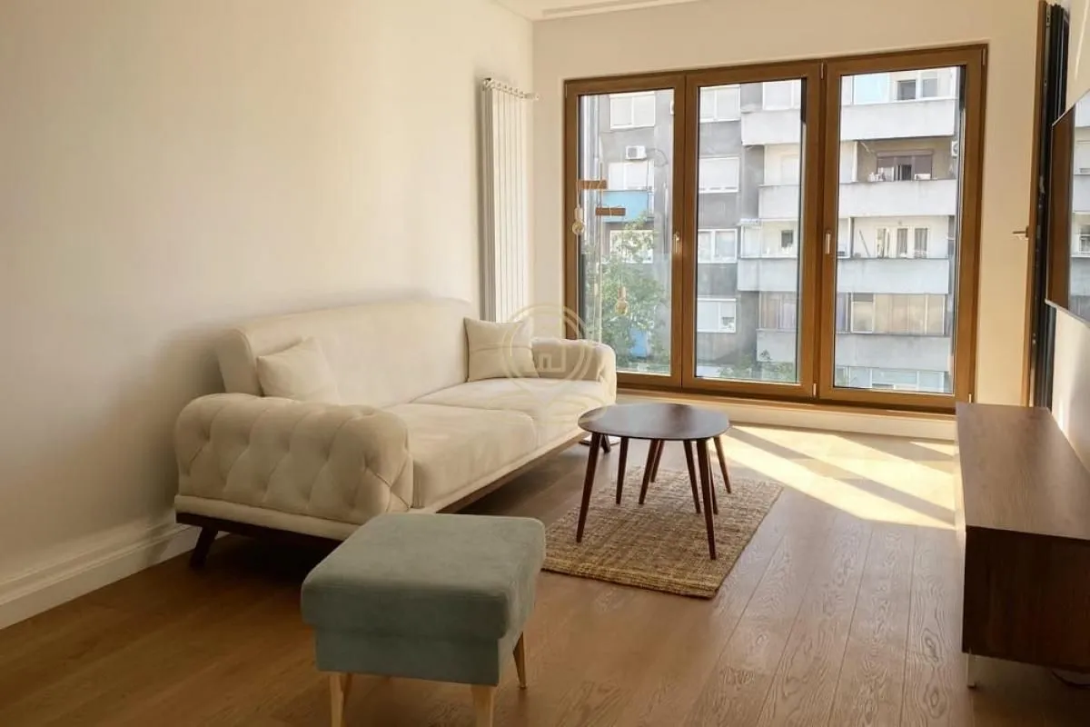 Izdavanje, dvosoban stan, 62m², Sarajevska, Beograd