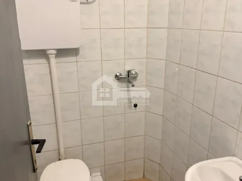 Izdavanje, poslovni prostor, 65m², Sremčica, Beograd - image 4