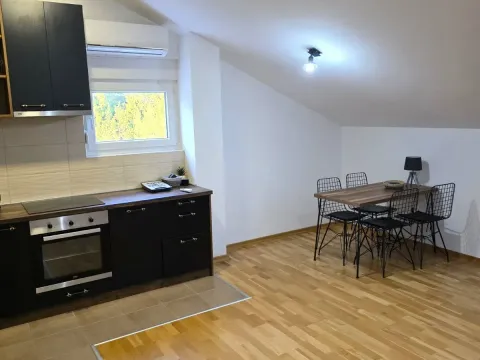 Izdavanje, stan, 50m², Tivat, Crna Gora - image 1