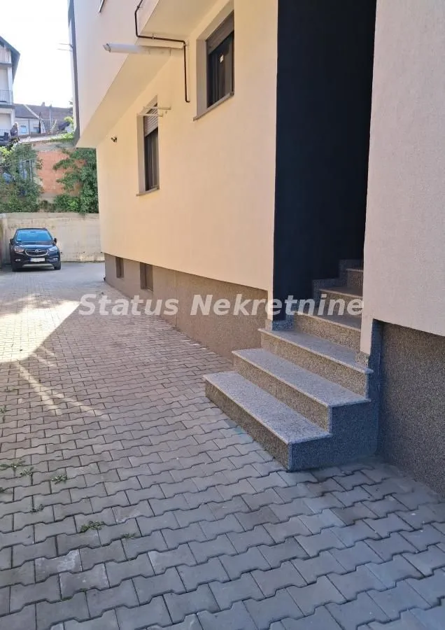 Prodaja, četvorosoban stan, 98m², Petrovaradin, Novi Sad