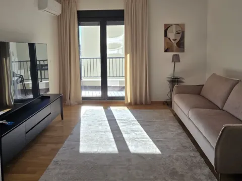 Rent, two bedroom apartment, 61m², Tivat, Crna Gora - image 1