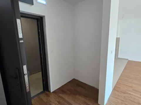 Prodaja, dvosoban stan, 69m², Šušanj, Bar - image 8