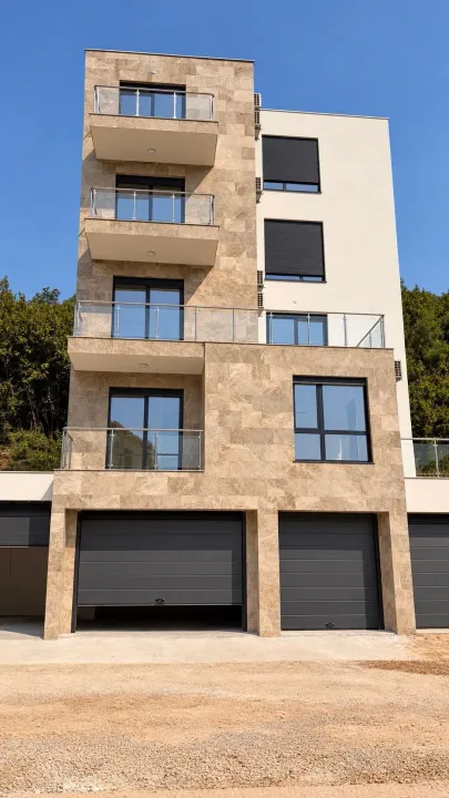 Prodaja, jednosoban stan, 66m², Tivat, Crna Gora