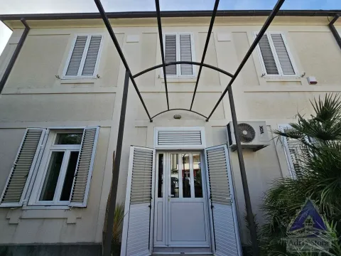 Prodaja, kuća, 325m², Donja Lastva, Tivat - image 17