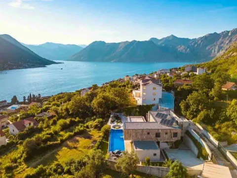 Prodaja, kuća, 500m², Kotor, Crna Gora - image 1