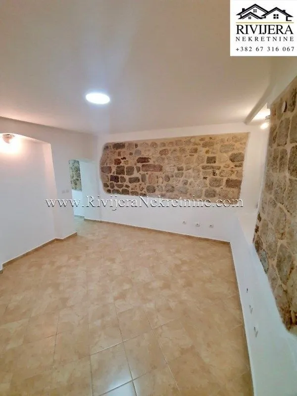 Prodaja, kuća, 300m², Centar, Kotor
