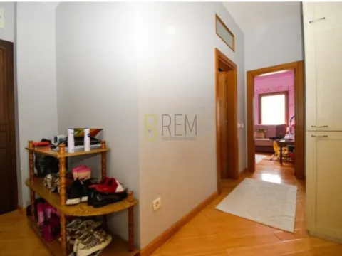 Prodaja, dvosoban stan, 64m², Stari Aerodrom, Podgorica - image 4